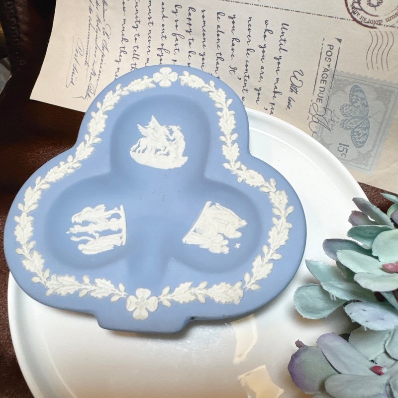 【西洋古董饰品】Wedgwood 英国皇室 神话百年玉石陶瓷 花型盘 - 摆饰 - 贵金属 蓝色