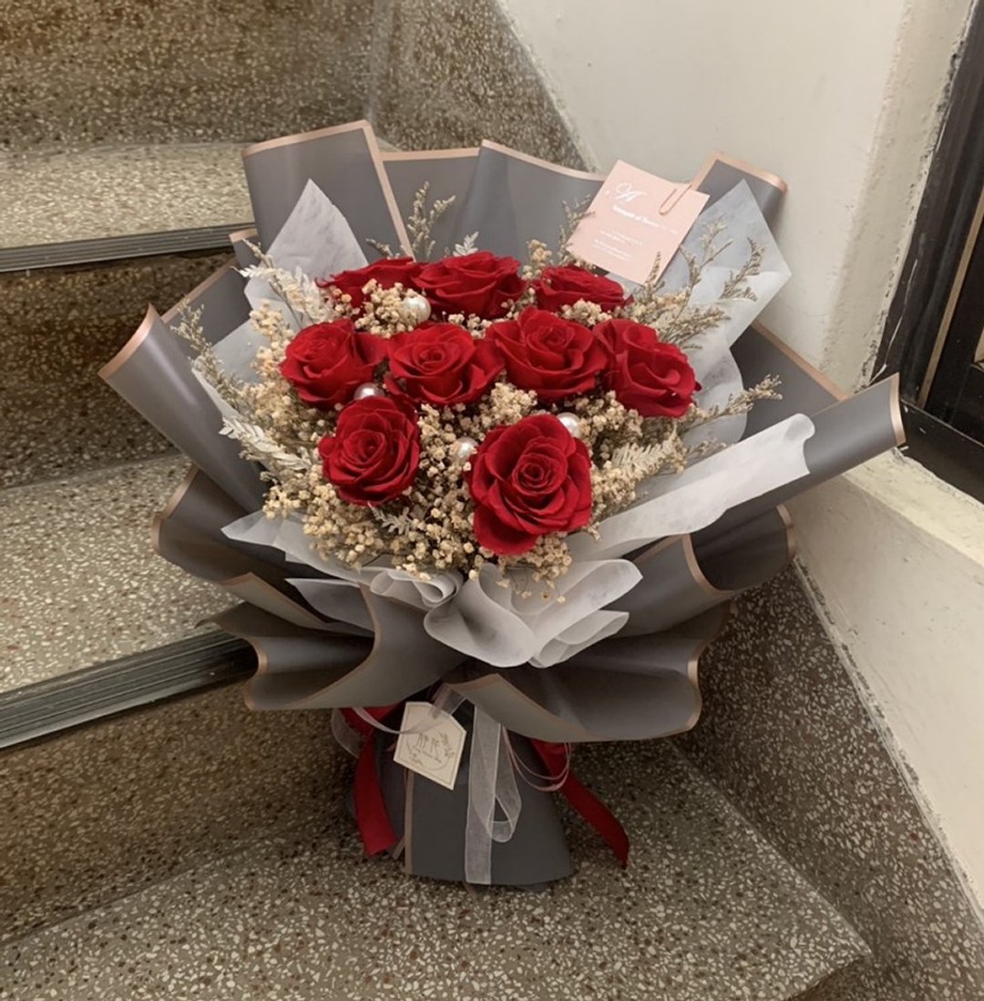 【九朵永生玫瑰花束】毕业花束/母亲节花束/生日送礼花束 - 干燥花/捧花 - 植物．花 