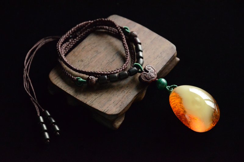 【圆满】Amber 天然琥珀吊坠 传统文艺项链 - 项链 - 宝石 黄色