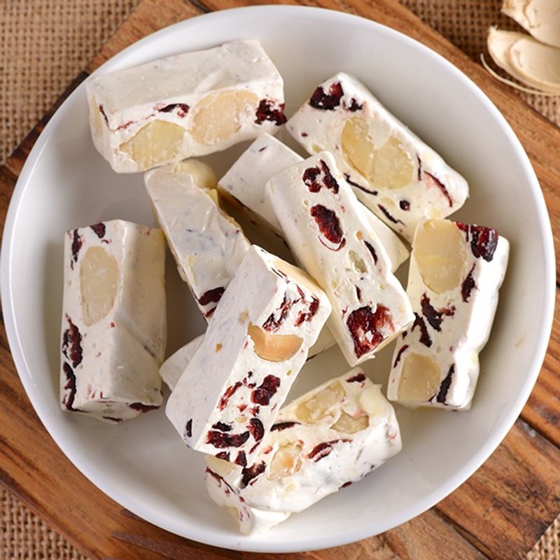 ‘喜憨儿’甜蜜年一起。蔓越莓牛轧糖礼盒 - 零食/点心 - 其他材质 白色