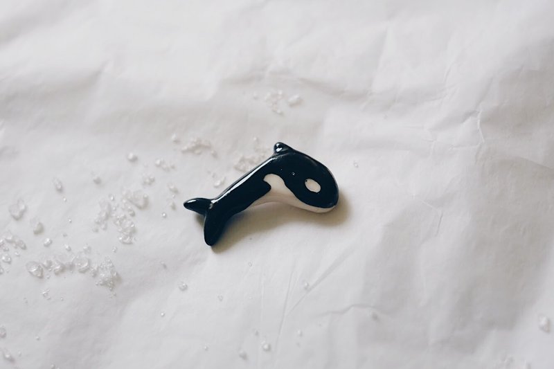 杀人鲸陶瓷襟针 - 胸针 - 瓷 黑色