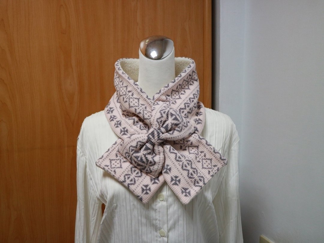 蝴蝶结款 可调式短围巾.scarf 围脖双面双色 大人.小孩均可用 - 围巾/披肩 - 其他材质 粉红色