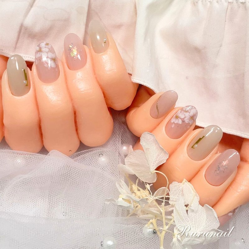 优雅粉色花卉穿戴甲温柔米色新娘美甲 - 指甲油/指甲贴 - 树脂 粉红色