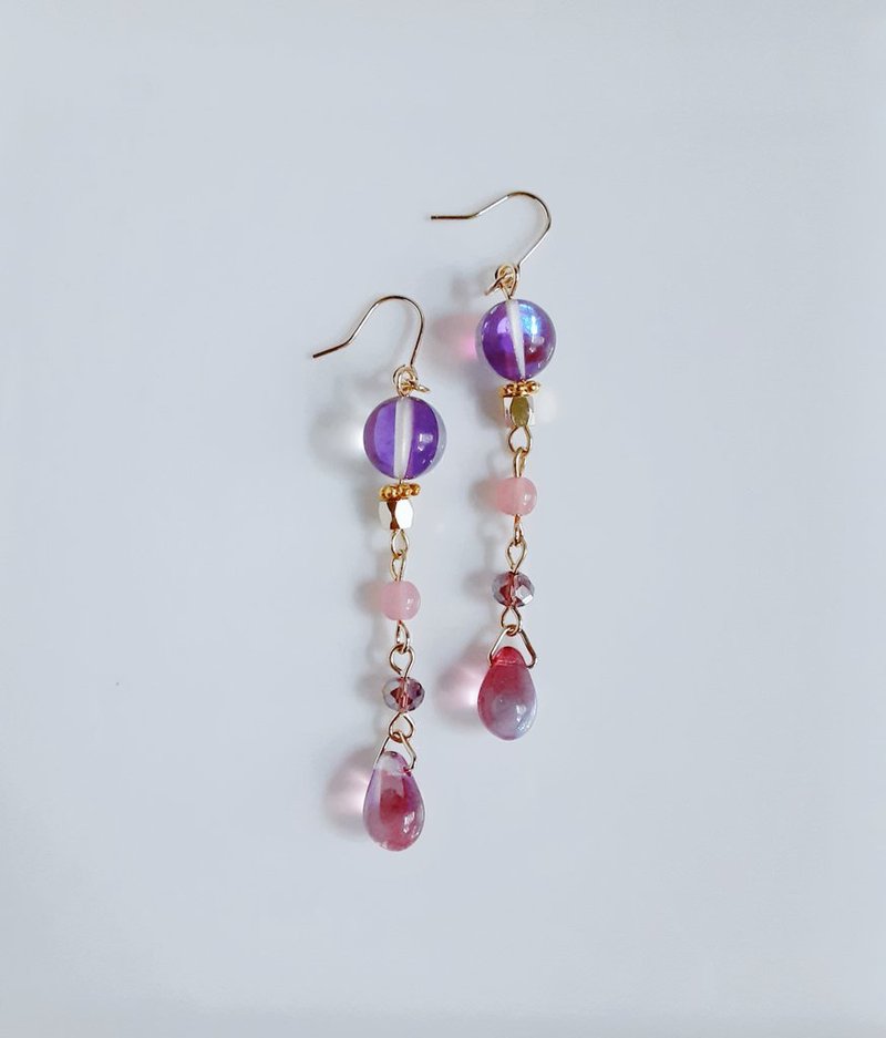 可爱紫粉红长摇摆耳针，摇摆设计，时尚礼物，捷克珠，可换防过敏耳针或耳夹 - 耳环/耳夹 - 玻璃 紫色