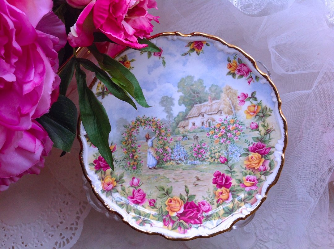 英国骨瓷Royal Albert 22k镶金乡村玫瑰限量纪念款蛋糕盘点心盘 - 浅碟/小碟子 - 瓷 多色
