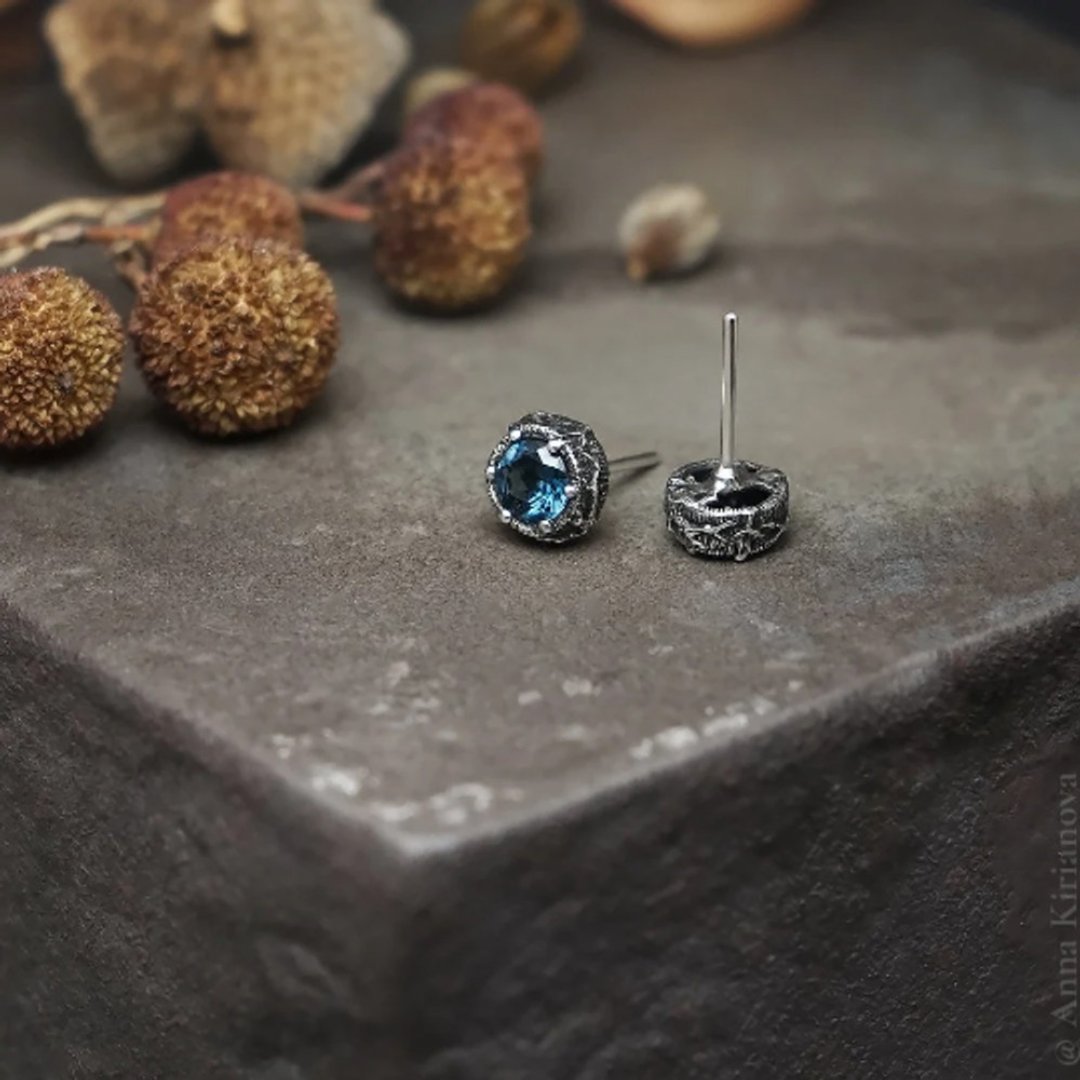 Tree Bark and Branches Earrings with London Blue Topaz - 耳环/耳夹 - 纯银 银色
