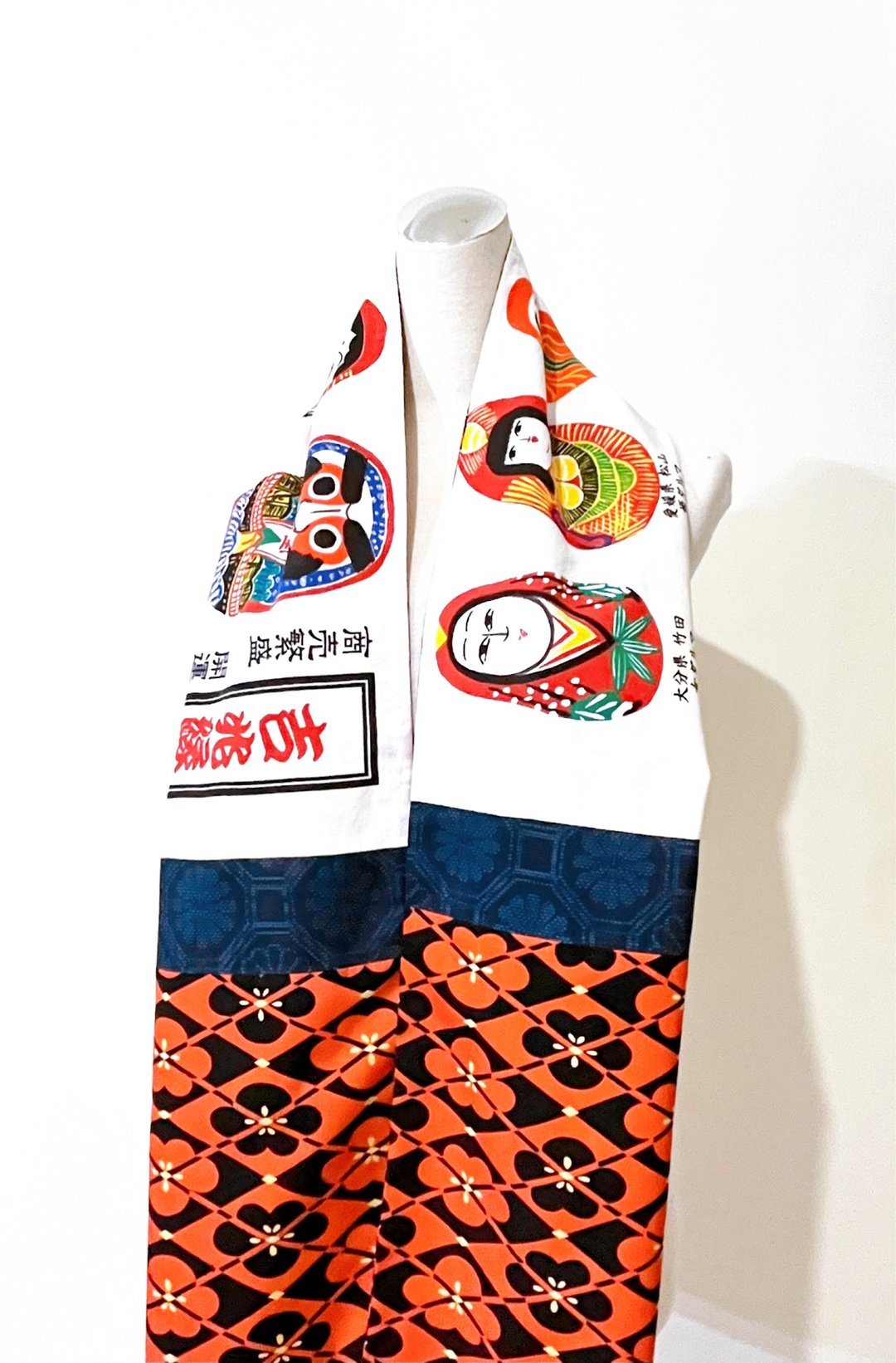 纯手作/古董羊毛珊瑚橘黑几何梅花图腾纯棉达摩染布围巾披肩 - 围巾/披肩 - 羊毛 多色