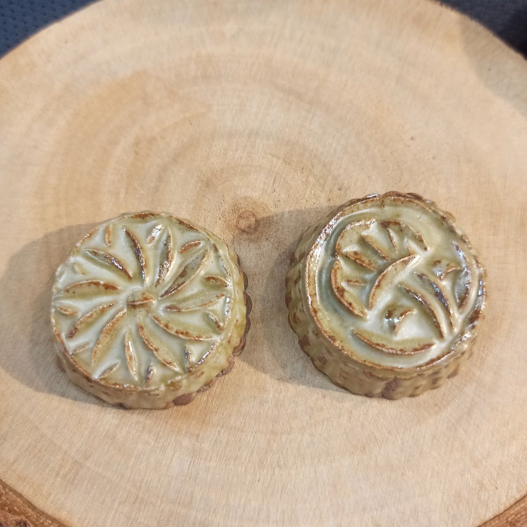 青瓷陶烧筷架汤匙架 - 筷子/筷架 - 陶 卡其色