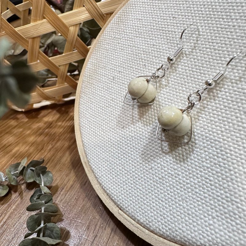 生命之链系列-坚定不移 - 耳环/耳夹 - 植物．花 卡其色