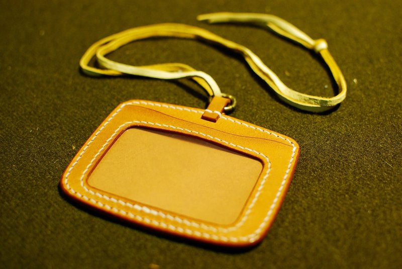 浅茶色横式识别证套 真皮 手工 城市探险家系列商品 CITY01CHA - 证件套/卡套 - 真皮 卡其色