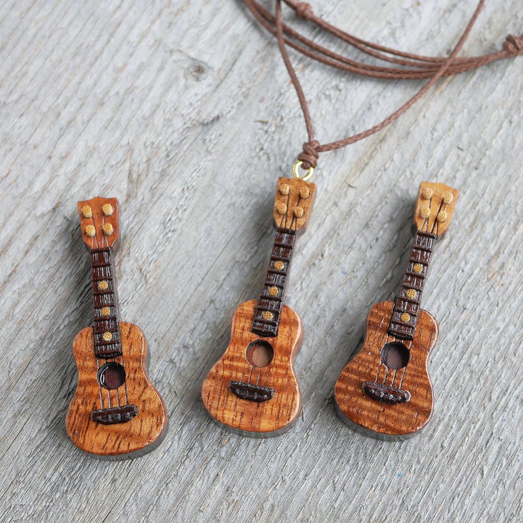Miniature Ukulele pendant Standard type - 项链 - 木头 咖啡色