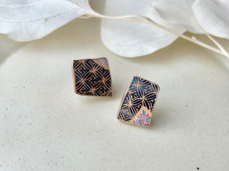 【可选配件】有田烧 金继 耳针/耳夹 日式图纹 传统工艺 No.145 - 耳环/耳夹 - 陶 黑色