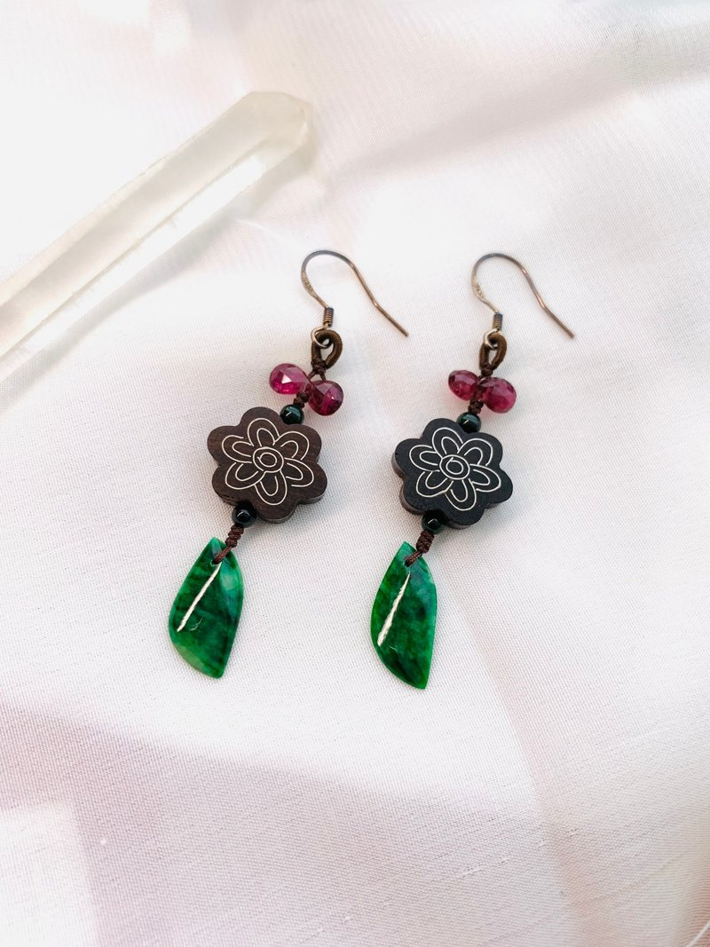 碧玺、翡翠叶、紫檀镶嵌银线六瓣花、925银耳勾 - 耳环/耳夹 - 玉石 绿色