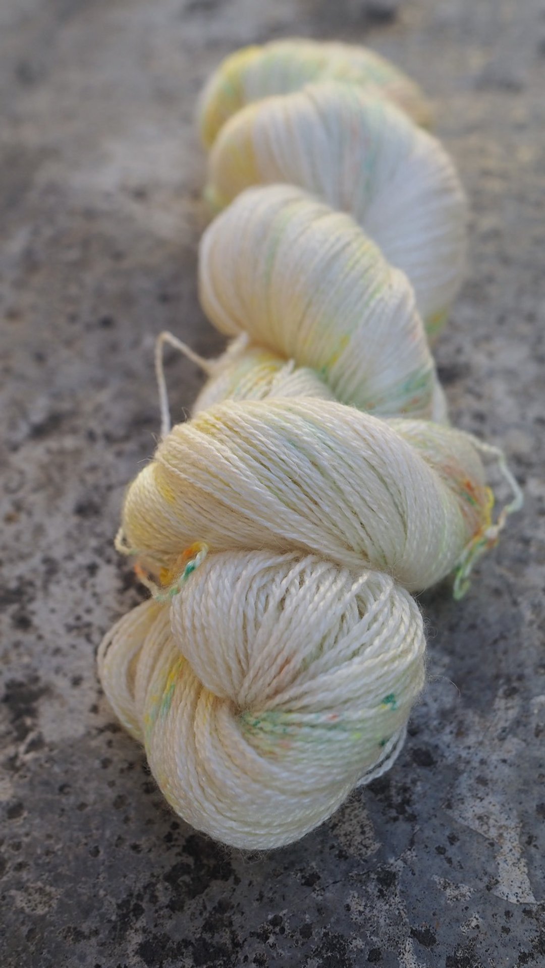 手染蕾丝线。水果茶 (55 BFL/45 Silk) - 编织/刺绣/羊毛毡/裁缝 - 丝．绢 