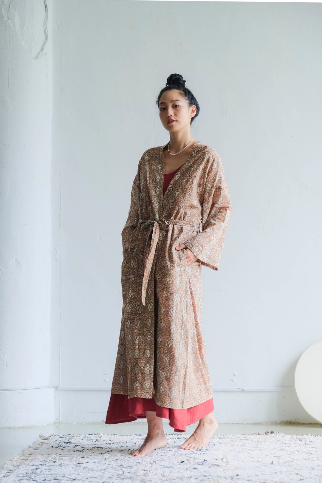 印度盖染绑带长罩衫 / 巴里纱 花砖 - 女装休闲/机能外套 - 棉 咖啡色