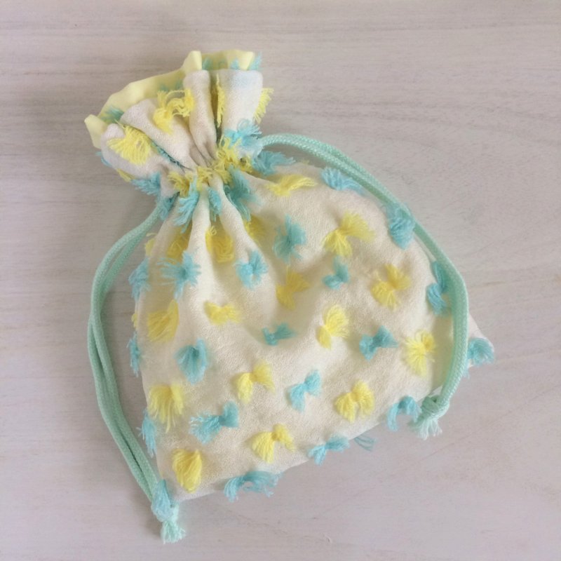 Ribbon Ribbon Cut Jacquard Drawstring Pouch Blue × Lemon - 化妆包/杂物包 - 聚酯纤维 蓝色