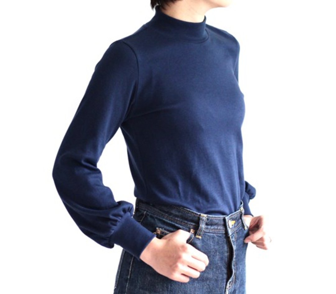 [Collar can be changed] [High neck] Gathered long-sleeved T-shirt with attention to shape [Available in sizes and colors] - 女装上衣 - 棉．麻 