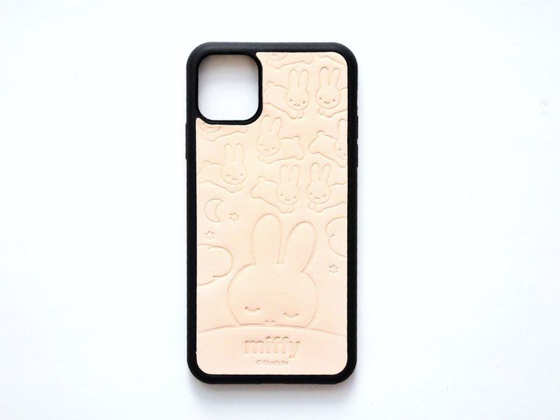 【Pinkoi x miffy】iPhone殻 皮革材料包 白日梦 米菲兔 DIY 手机 - 皮件 - 真皮 黑色