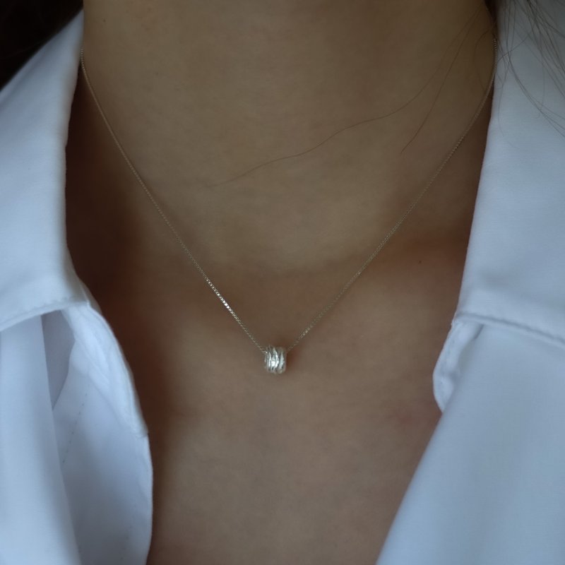Cleo 纯银 吊坠项链 海浪纹路 颈链 锁骨链 简约/上班/日常 - 项链 - 纯银 银色