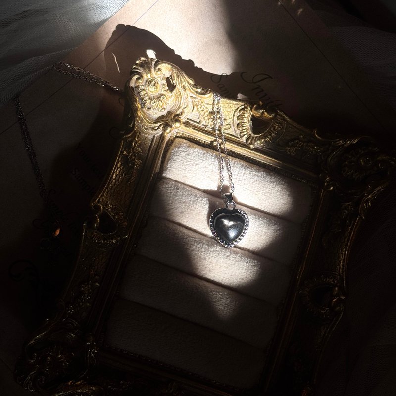 金运石爱心项链 - 强招财 / 增业绩 / 防小人 / 极度吸金 - 项链 - 宝石 黑色