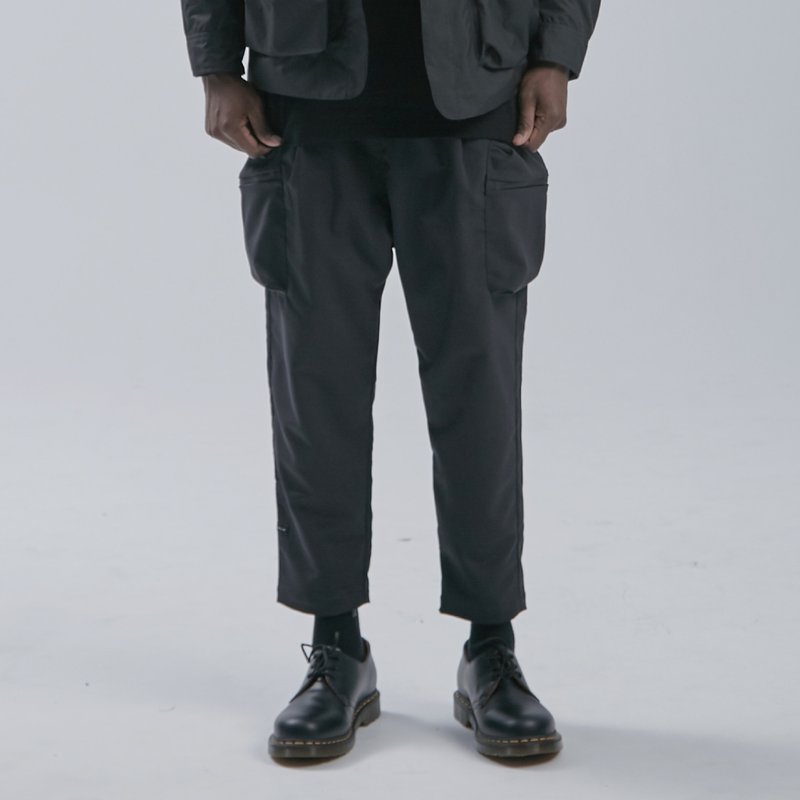 DYCTEAM - SISYPHUS / 3D patch pocket ankle-length Baggy pant - 男士长裤 - 聚酯纤维 黑色