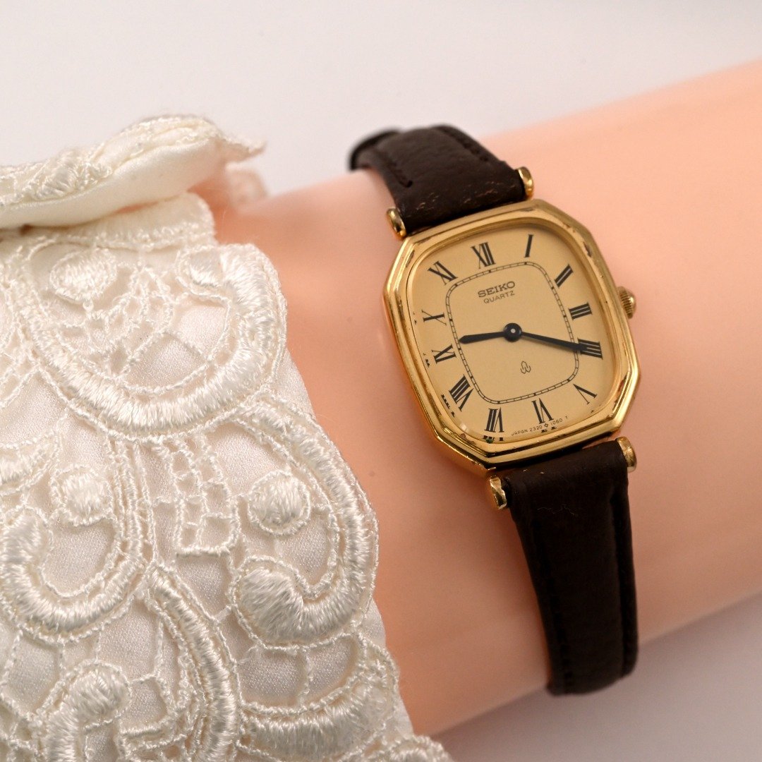 [SEIKO] 复古精工女士石英手表金罗马表盘坦克工作物品从日本发货 - 女表 - 不锈钢 金色
