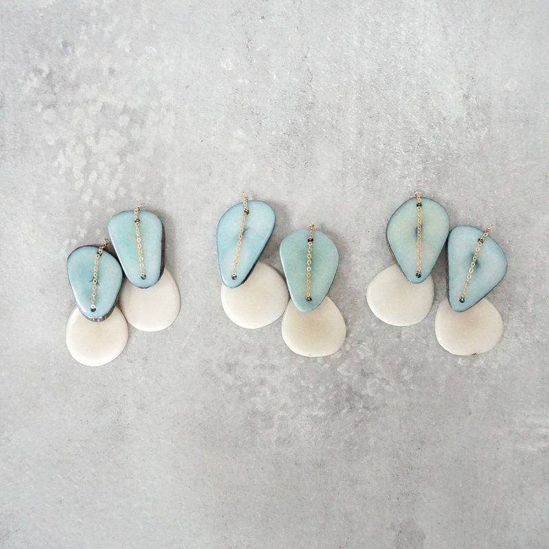 14kgf Light Blue x Beige Tagua Nuts 耳环 / 耳夹 - 耳环/耳夹 - 木头 蓝色