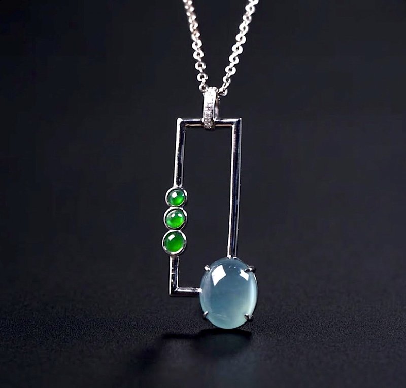 冰蓝水翡翠蛋面设计款项链 18K 金钻石 | 天然缅甸玉 A 货翡翠 | 送礼 - 项链 - 玉石 透明