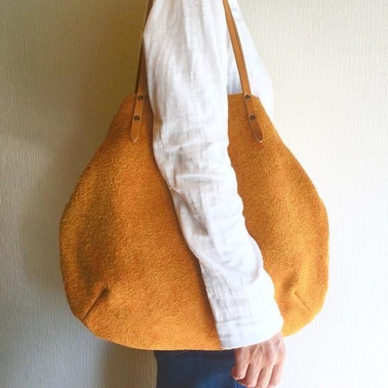 Round tote bag of genuine leather Angola velor and extremely thick oil nude [Mandarin orange] - 手提包/手提袋 - 真皮 橘色