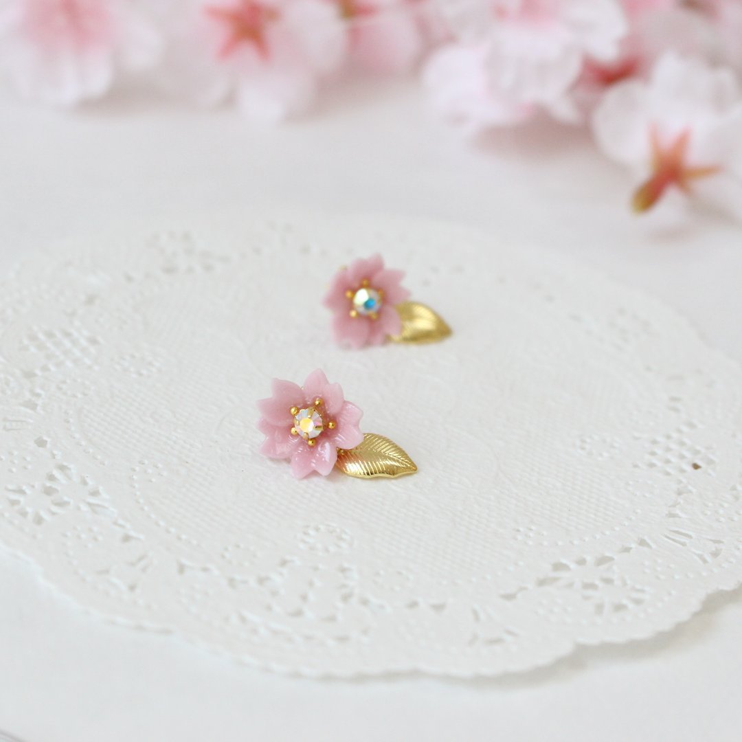 Sakura, leaf and bijou earrings - 耳环/耳夹 - 粘土 粉红色
