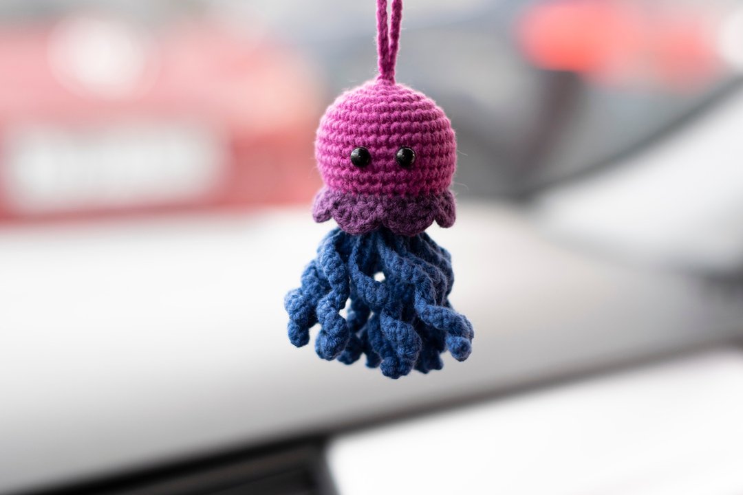 Pride jellyfish car accessories women, bi pride colors, Rear View Mirror Charm - 吊饰 - 棉．麻 多色