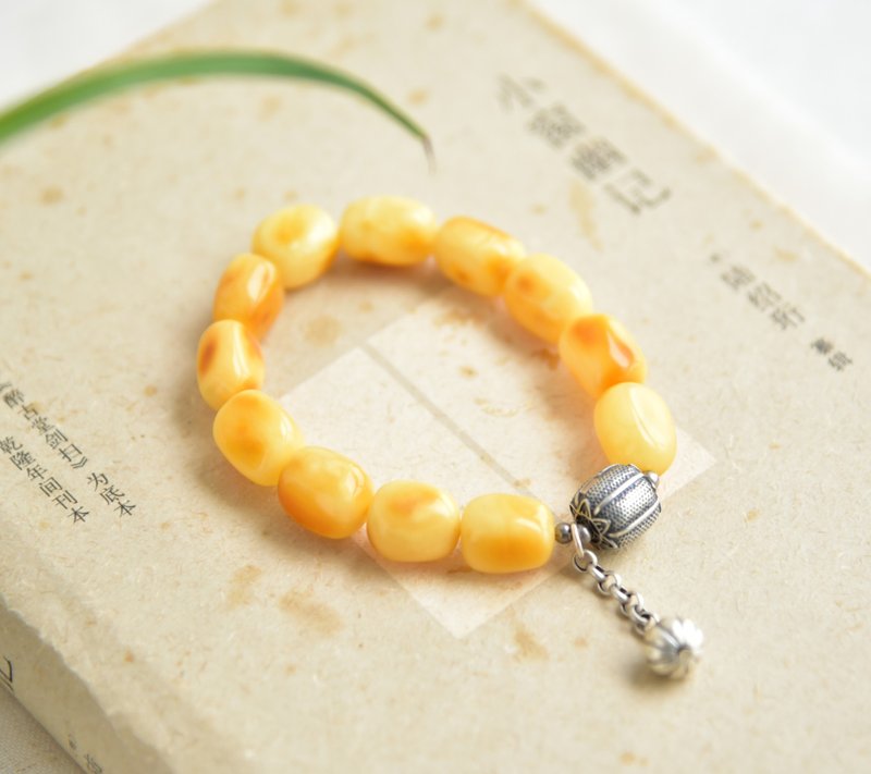 【蜜果】Amber天然琥珀大尺寸蜜蜡随形珠带原皮925银清新文艺手串 - 手链/手环 - 宝石 黄色