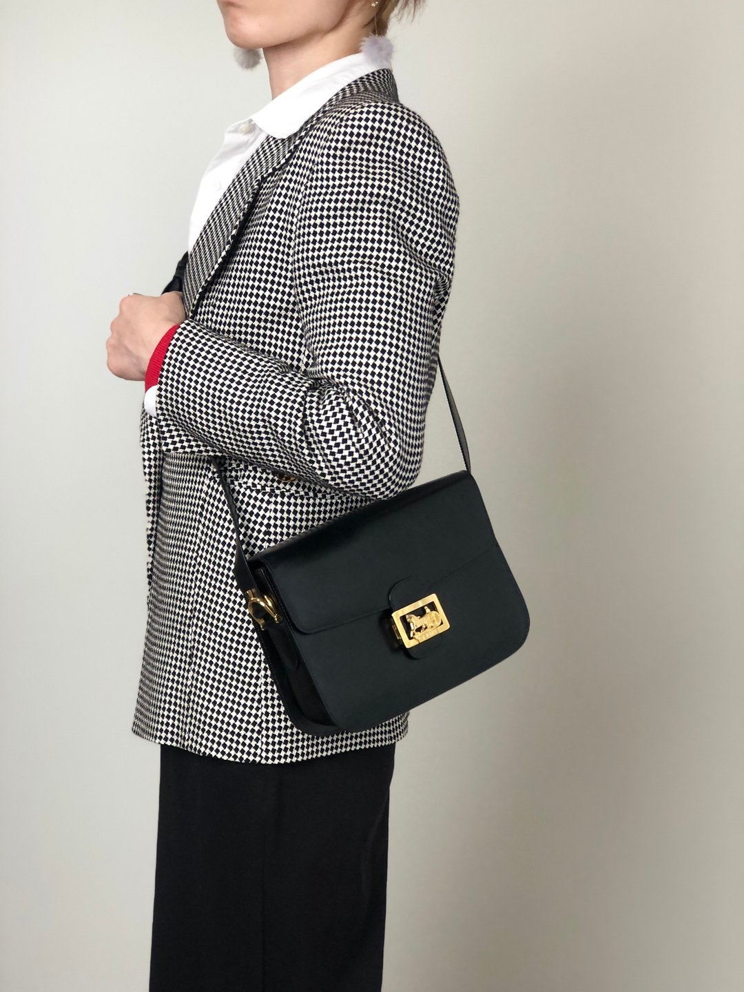 【日本直送 名牌中古包】CELINE 黑色 马车 logo 皮革 复古 包款 - 侧背包/斜挎包 - 真皮 黑色