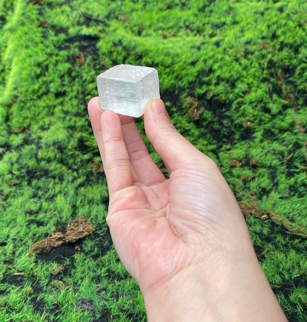 天然冰透彩红白方解石 净化负能量 入厝 办公室 疗愈 风水摆件 - 摆饰 - 水晶 白色