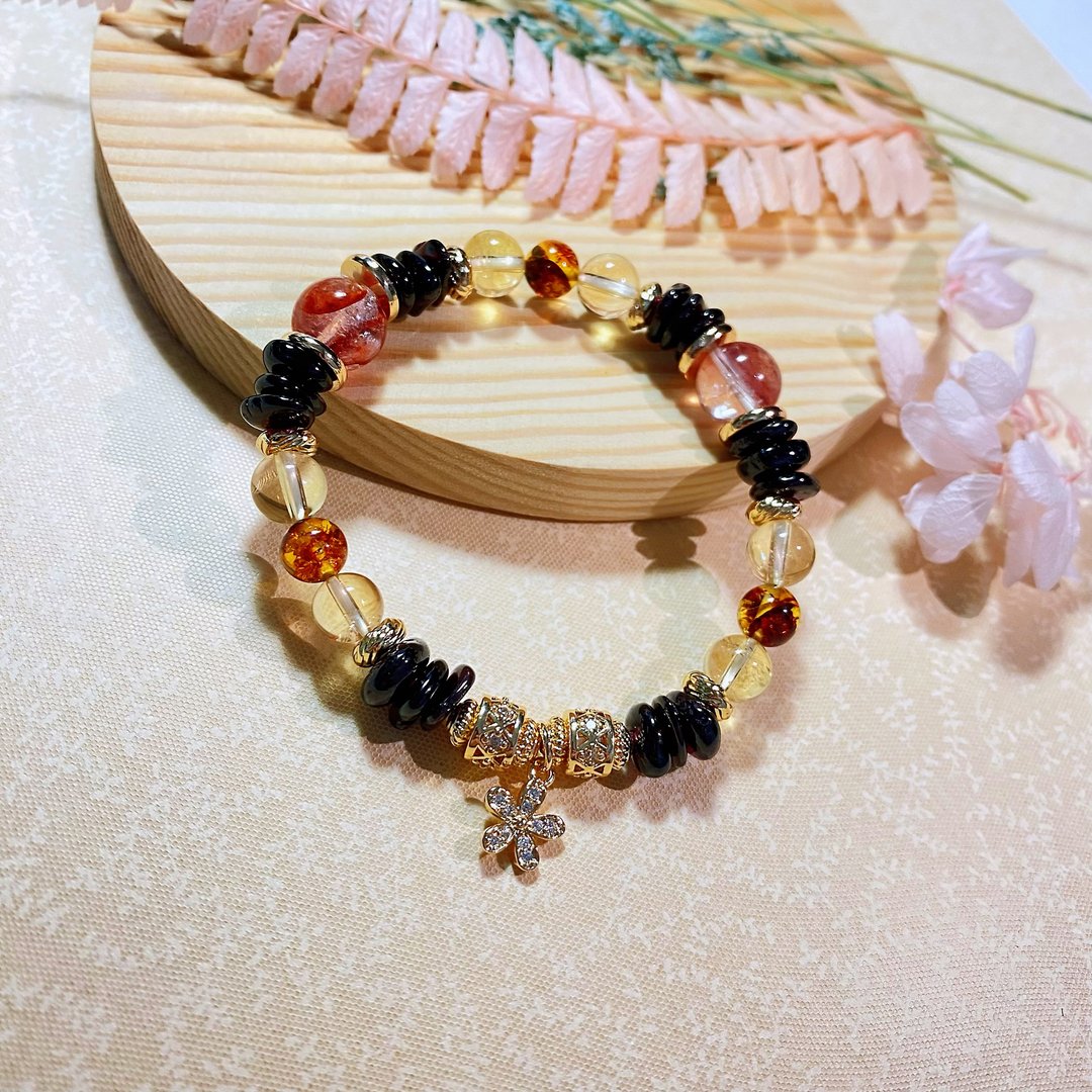 红石榴 琥珀 黄水晶 胶花|| 美颜 招财 水晶手链 - 手链/手环 - 水晶 红色