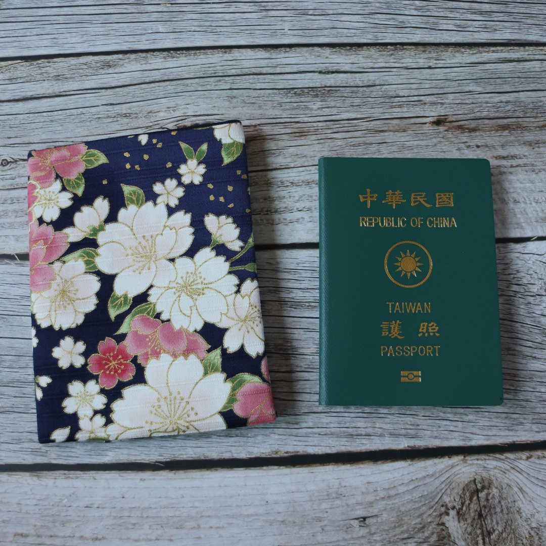 【烫金日系樱花】护照套 护照夹 护照包 出国必备 - 护照夹/护照套 - 棉 蓝色