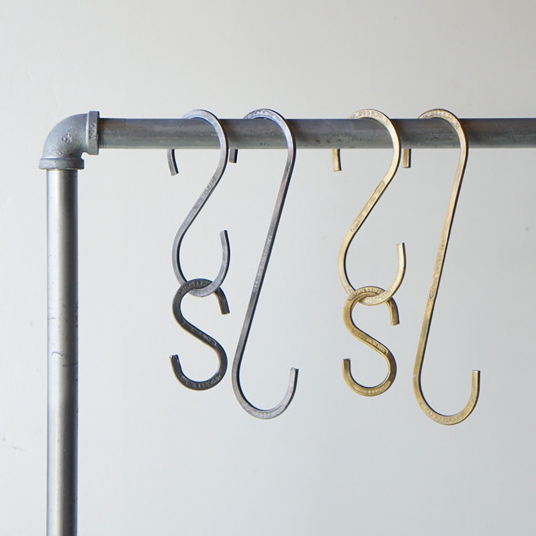 S-HOOK Brass 复古黄铜金属S挂勾 / 复古金 2入 - 衣架/挂勾 - 其他金属 金色