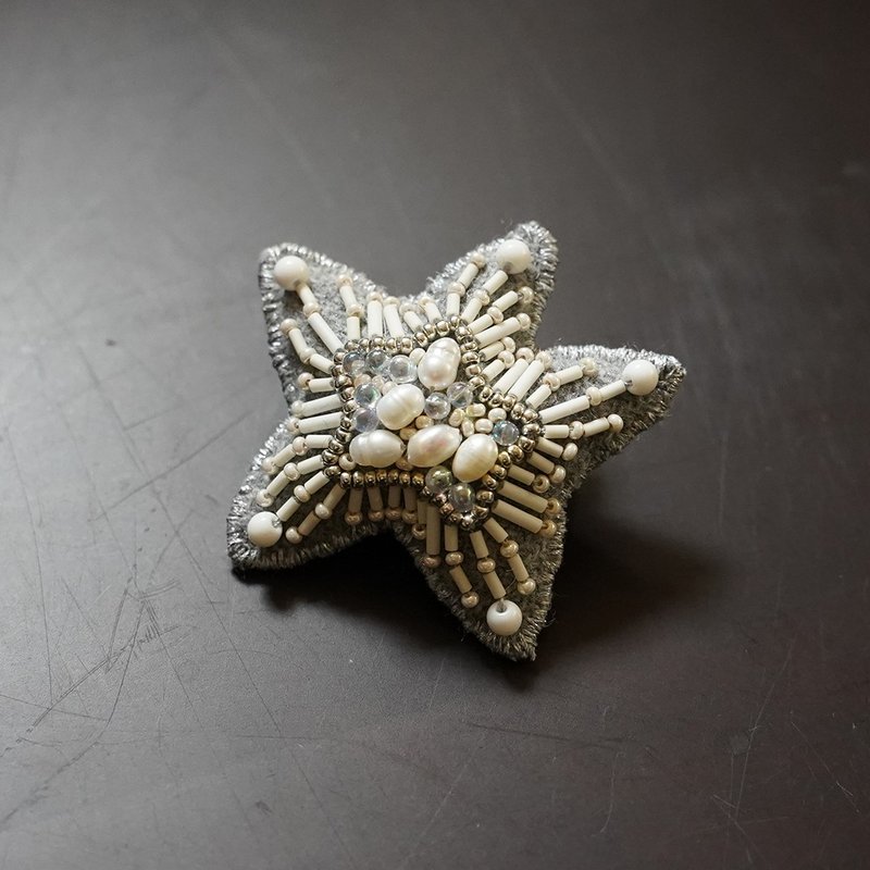 Very light star brooch Happy feelings 2 - 胸针 - 羊毛 灰色
