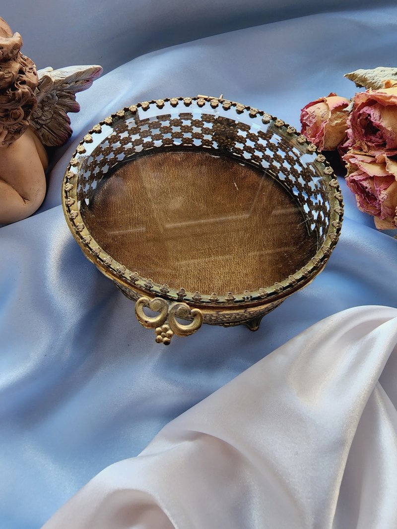 美国西洋古董饰品 / 溜金椭圆雕花镶嵌玻璃珠宝盒/复古珠宝首饰 - 其他 - 其他金属 