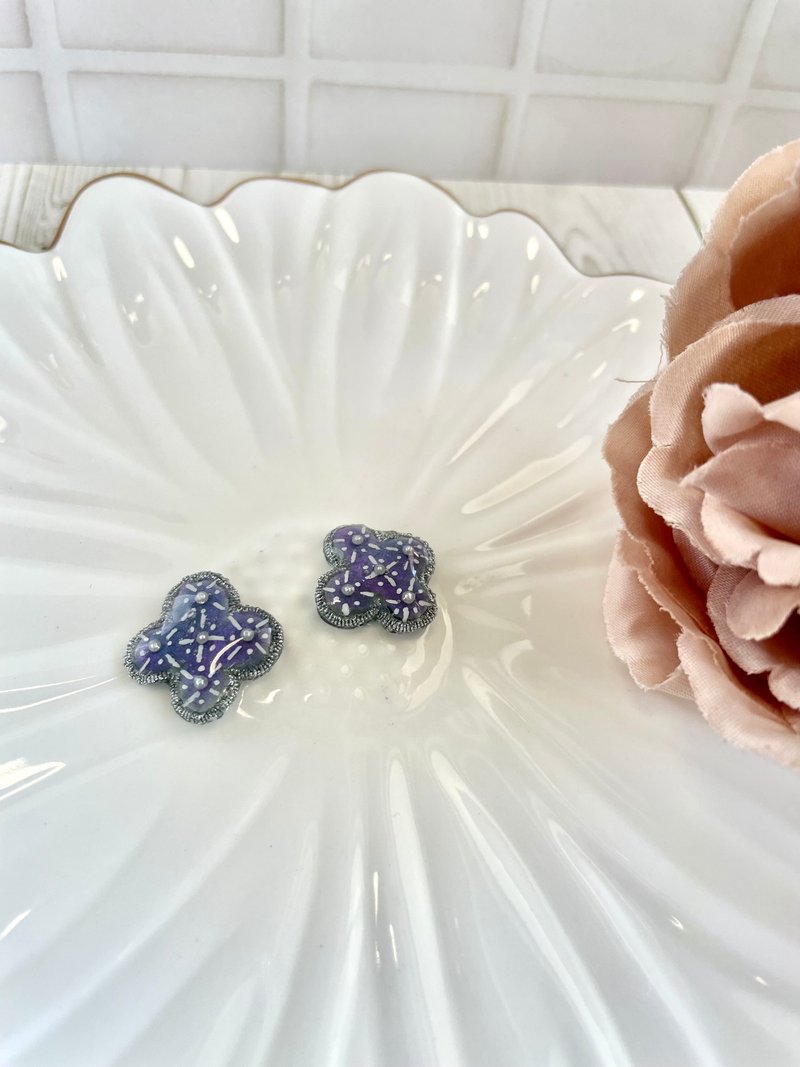 手绘蕾丝单耳耳环　蓝色 - 耳环/耳夹 - 树脂 蓝色