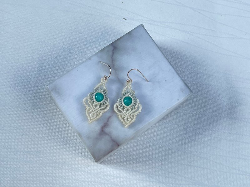 *211044 Macrame 南美蜡线 天河石 耳环 - 耳环/耳夹 - 半宝石 白色