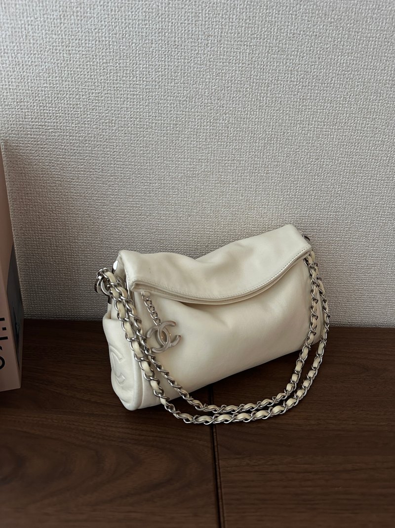 中古包 Chanel 香奈儿 CC吊饰白色羊皮Hobo 包 - 手提包/手提袋 - 真皮 白色