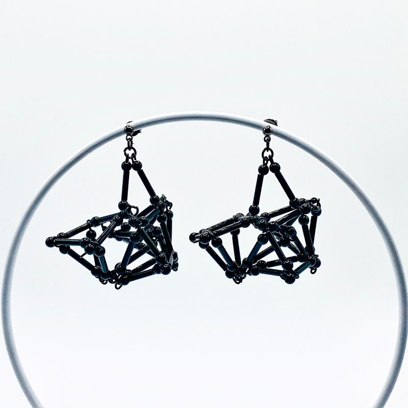 3D PIERCE/EARRING【Black】 - 耳环/耳夹 - 玻璃 黑色
