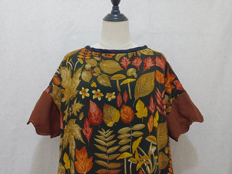 Designer collection 秋色透纱印花oversize落肩宽版洋装 - 洋装/连衣裙 - 聚酯纤维 咖啡色