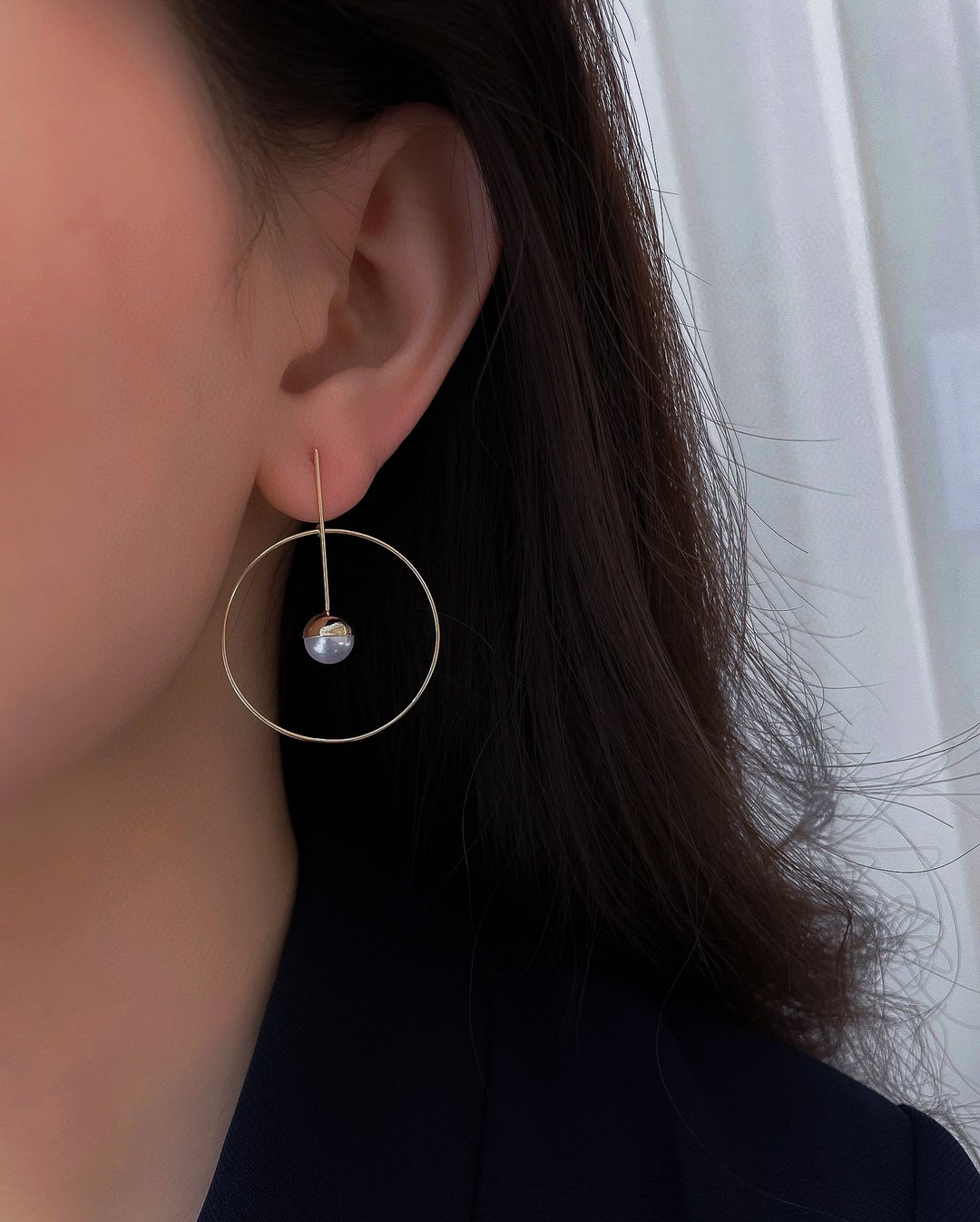 Orb Loop 光轨圈轴Akoya海水珍珠18K金耳环7–7.5mm - 耳环/耳夹 - 珍珠 白色