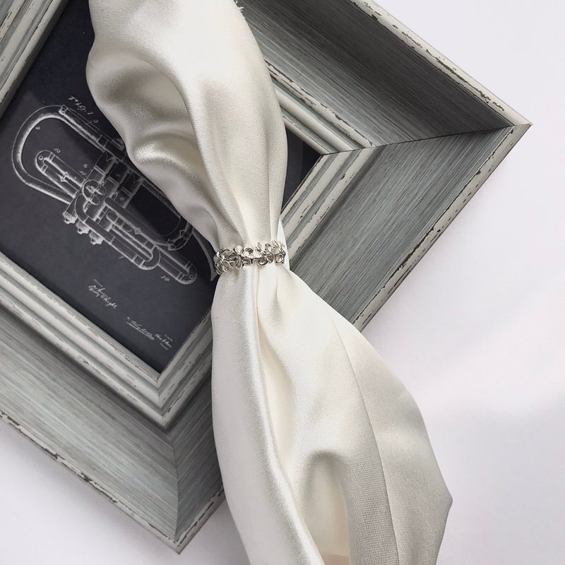 纯银小花戒-可调整式戒围 - 戒指 - 纯银 银色