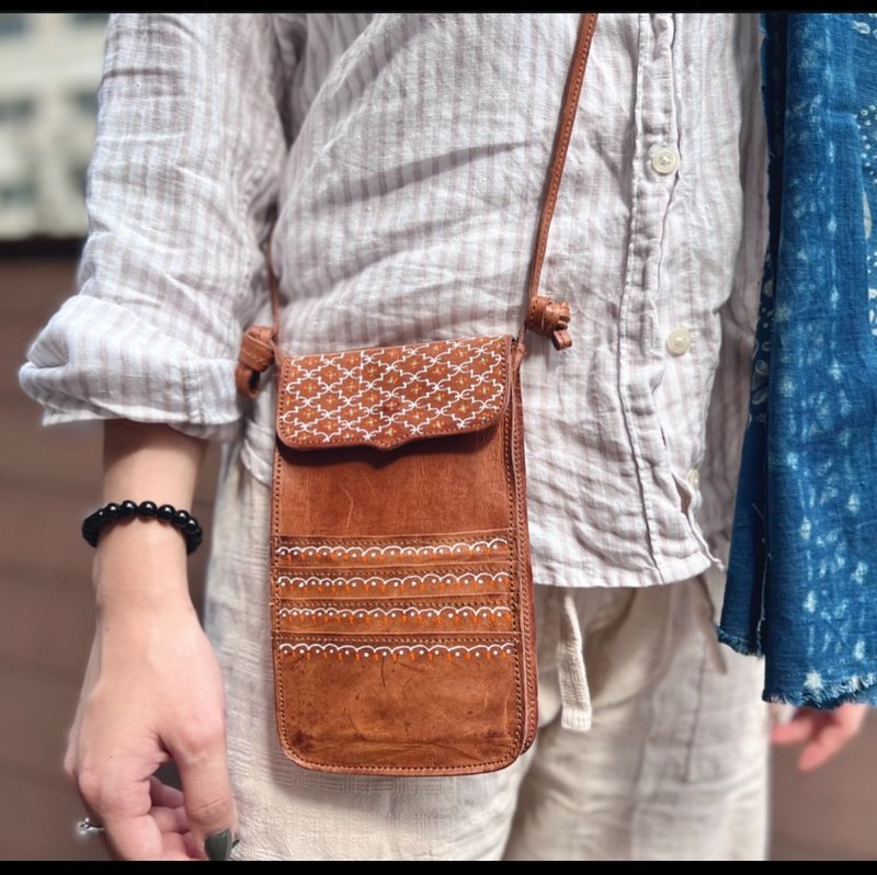 手工羊皮革丨随身侧包-自然 - 侧背包/斜挎包 - 真皮 咖啡色