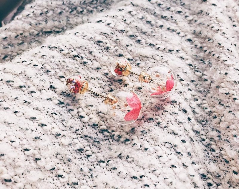 红色绣球花前后扣耳针/无痛耳夹-ᴘᴀᴛʀᴏɴ sᴀɪɴᴛ 守护神系列 - 耳环/耳夹 - 其他金属 红色