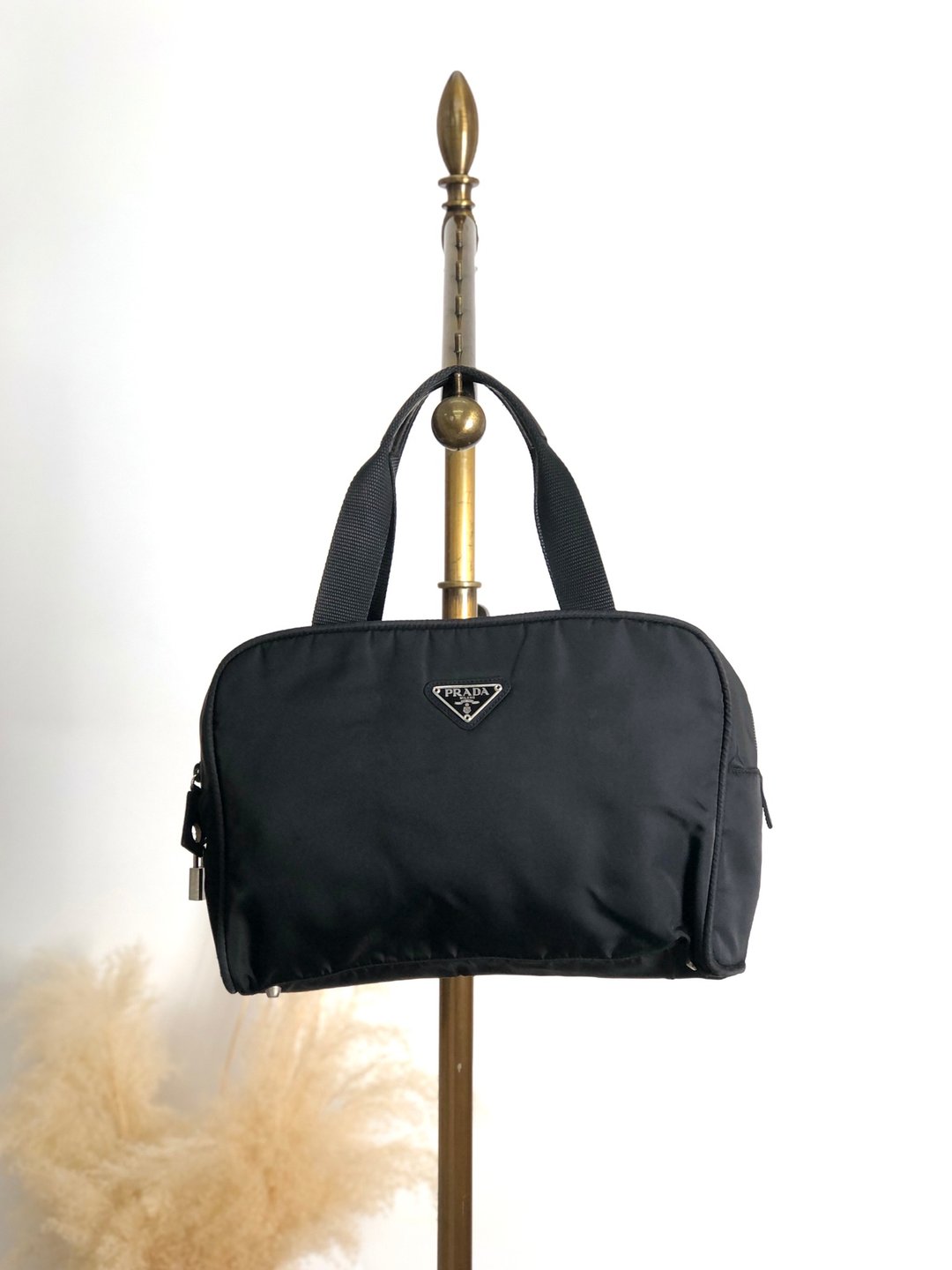 【VintageShop solo 日本直送中古包专卖店】PRADA 普拉达 手提包 黑色 三角标志 尼龙 锁头 design 复古 h25vhs - 手提包/手提袋 - 尼龙 黑色