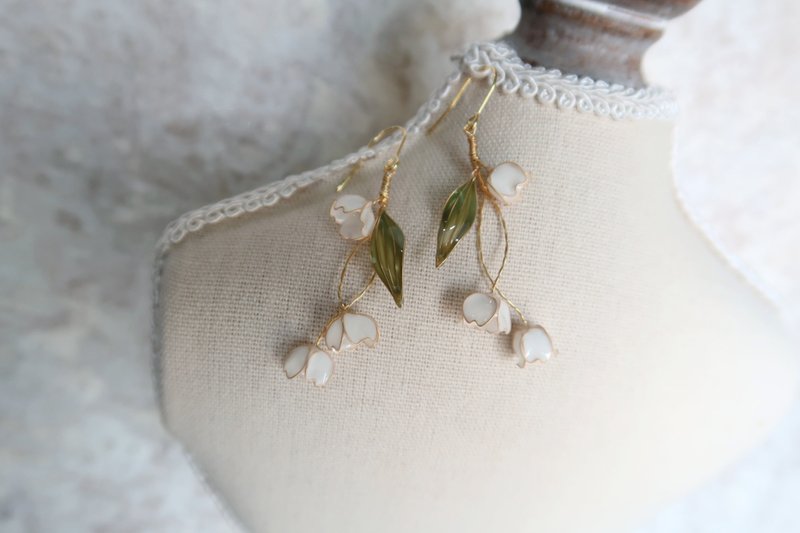 幸福铃兰-耳环 手作水晶花树脂饰品 新娘头饰/伴娘配饰 - 耳环/耳夹 - 树脂 白色